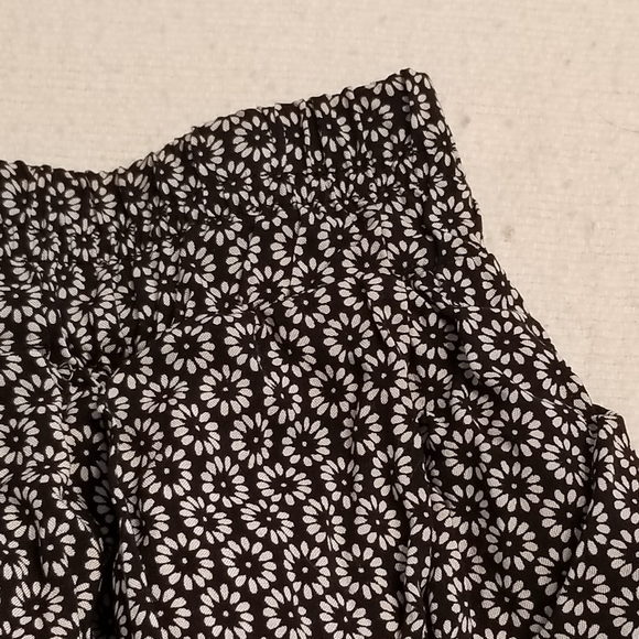 New Brandy Melville Mini Skirt - Black & White - Picture 3 of 4